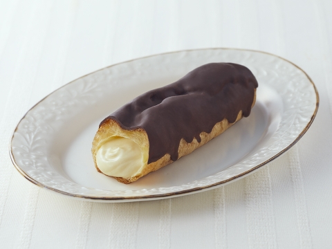 牛乳と卵のエクレア