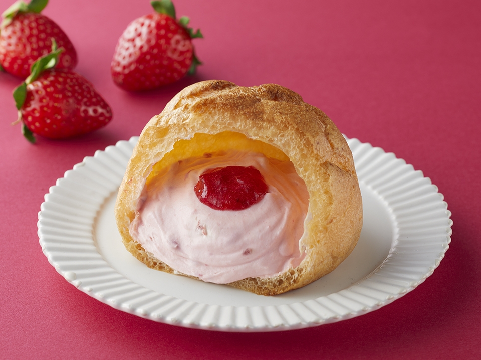 ＩＣＨＩＢＩＫＯ・濃い苺シュークリーム